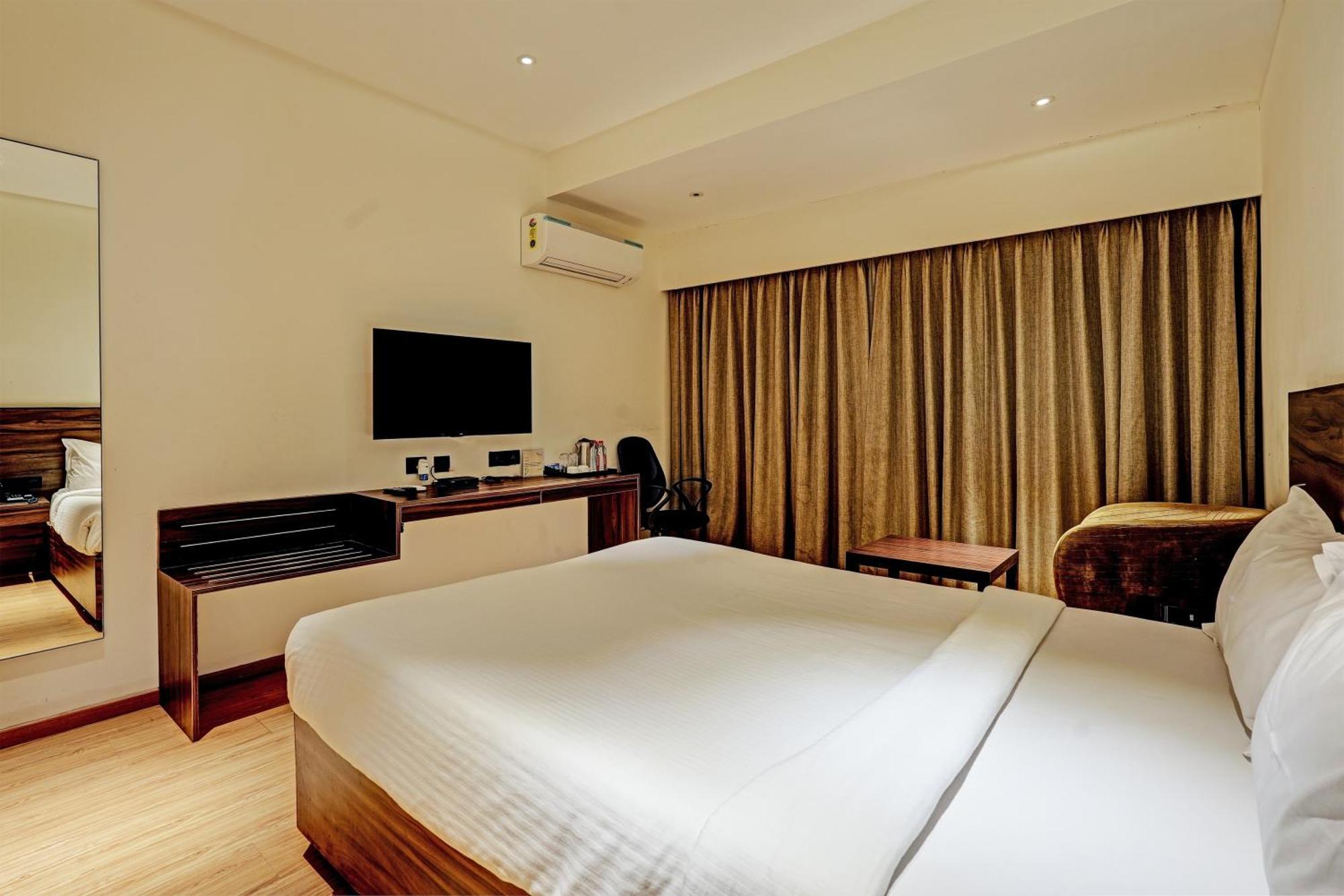 Super Oyo Palette - Hotel Victoria Chennai Exteriör bild
