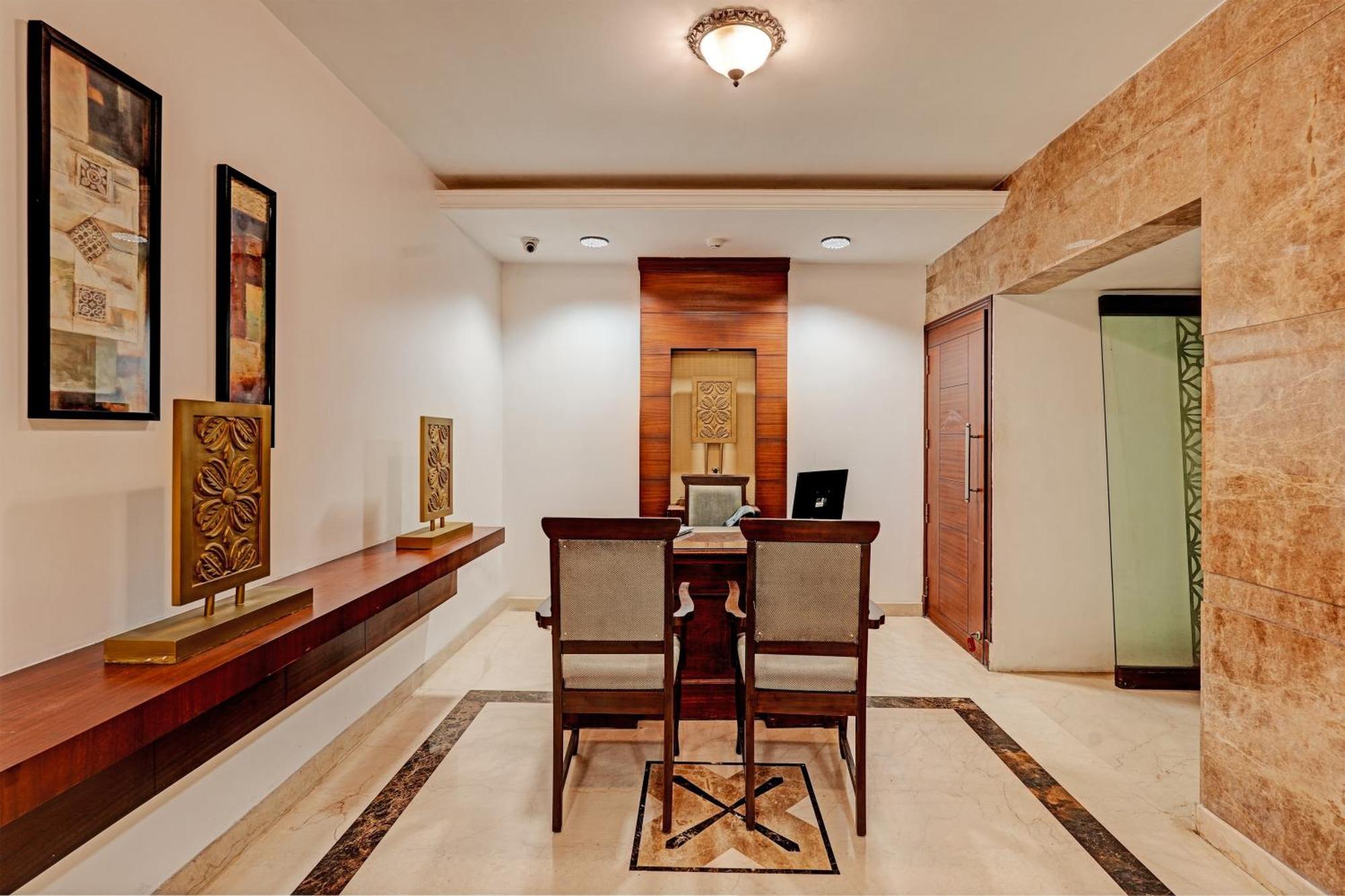 Oyo Palette - Hotel Victoria Chennai Exteriör bild