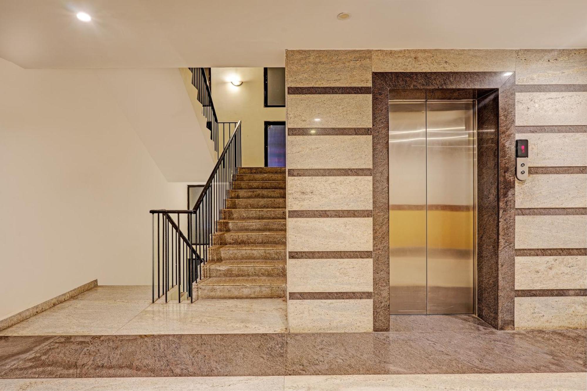 Oyo Palette - Hotel Victoria Chennai Exteriör bild